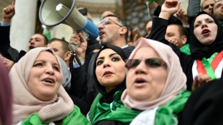 Les Algériennes très mobilisées, mais encore prudentes pour leurs droits