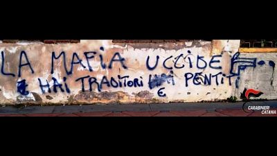 Scritta pro mafia, denunciati 3 minori Scritta pro mafia, denunciati 3 minori