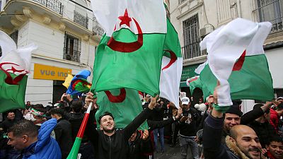 قائد الجيش الجزائري يطالب بإعلان بوتفليقة غير لائق للرئاسة