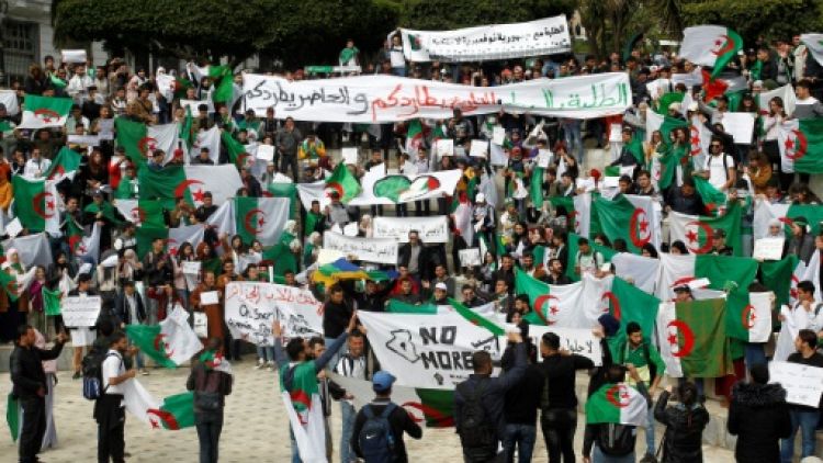 Contestation en Algérie: étudiants dans la rue, grève diversement suivie