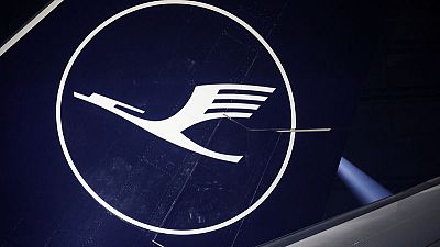 Lufthansa plans to buy either Boeing 737 MAX or Airbus A320neo Lufthansa plans to buy either Boeing 737 MAX or Airbus A320neo