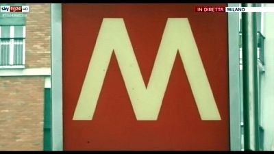 Brusca frenata metro Milano, una ferita Brusca frenata metro Milano, una ferita