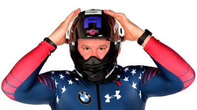 Bobsleigh: Holcomb devient double vice-champion olympique 2014 à titre posthume Bobsleigh: Holcomb devient double vice-champion olympique 2014 à titre posthume