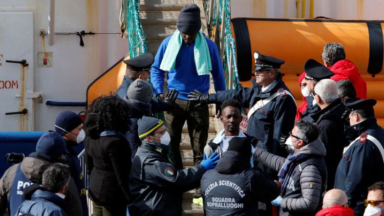 منظمة العفو تندد بتقليص الاتحاد الأوروبي مهمة إنقاذ المهاجرين في البحر المتوسط