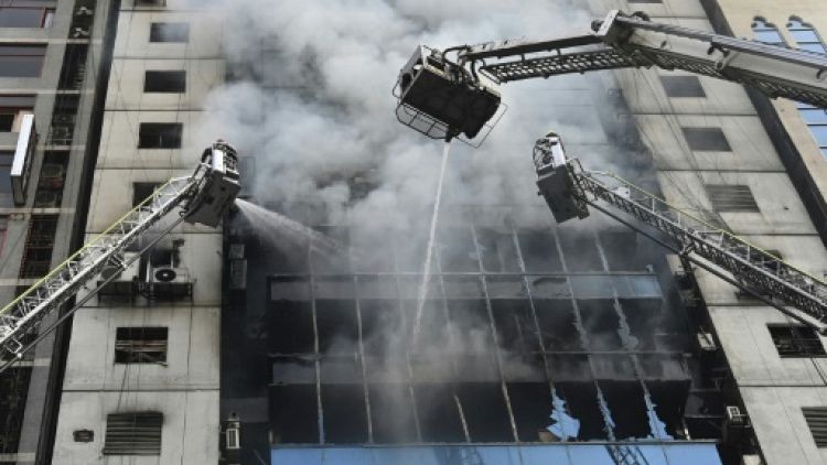 Bangladesh: au moins cinq morts dans l'incendie d'un immeuble à Dacca