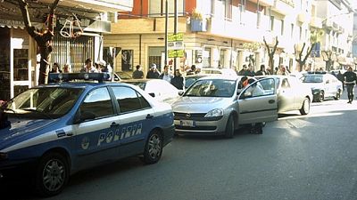 Sequestra 15 persone in Curia Frosinone Sequestra 15 persone in Curia Frosinone