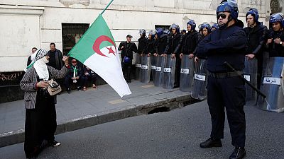 مئات الآلاف يحتشدون في الجزائر للمطالبة برحيل بوتفليقة