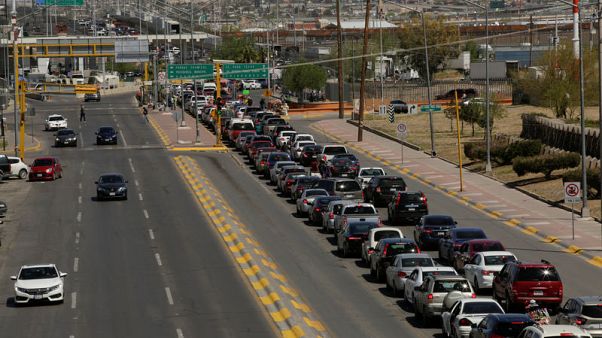 Trump threatens closure of U.S.-Mexico border next week to stem asylum surge Trump threatens closure of U.S.-Mexico border next week to stem asylum surge