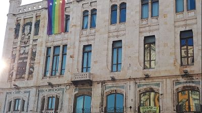 Bandiera arcobaleno in Comune Cagliari Bandiera arcobaleno in Comune Cagliari