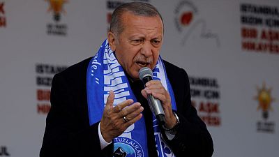 أردوغان يرى "اتجاها إيجابيا" لليرة التركية بعد أسبوع مضطرب