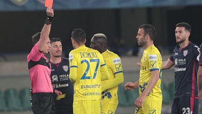 Chievo ko, al Cagliari la sfida salvezza Chievo ko, al Cagliari la sfida salvezza