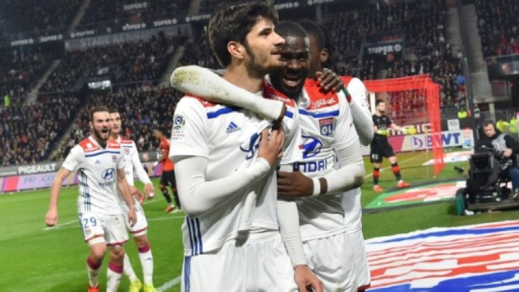 Ligue 1: Lyon s'impose à Rennes 1-0 et revient à un point de Lille, 2e