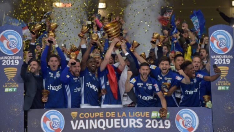 Strasbourg, phénix du foot français, s'offre la Coupe de la Ligue