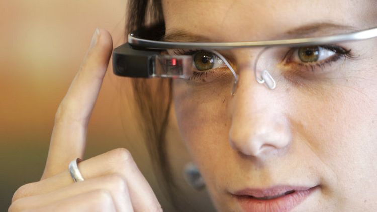نظارة جوجل تساعد الأطفال المصابين بالتوحد في تمييز تعابير الوجوه