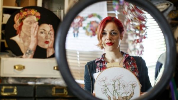 Dépoussiérée, la broderie devient art féministe Dépoussiérée, la broderie devient art féministe