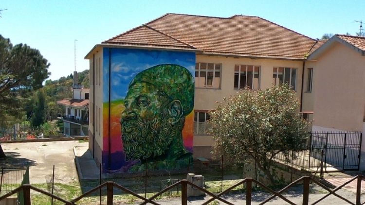 Murales 'Guerriero', dedicato a Lucano