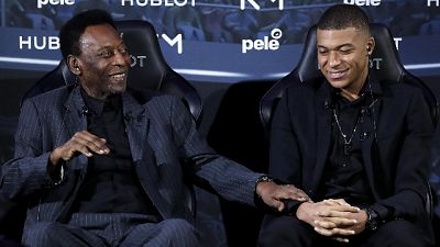 Pelé a Parigi 'Mbappé mi assomiglia' Pelé a Parigi 'Mbappé mi assomiglia'