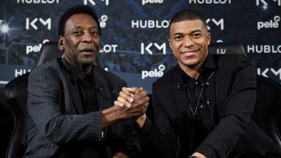Kylian Mbappé à l'AFP : "Je sais très bien que je ne ferai jamais ce que Pelé a fait" Kylian Mbappé à l'AFP : "Je sais très bien que je ne ferai jamais ce que Pelé a fait"