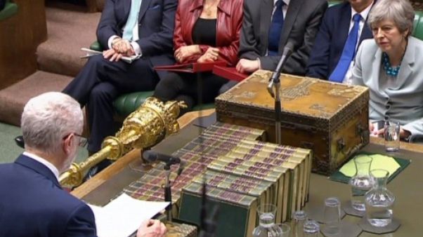 Brexit: May cherche un nouveau report et tend la main à Corbyn Brexit: May cherche un nouveau report et tend la main à Corbyn
