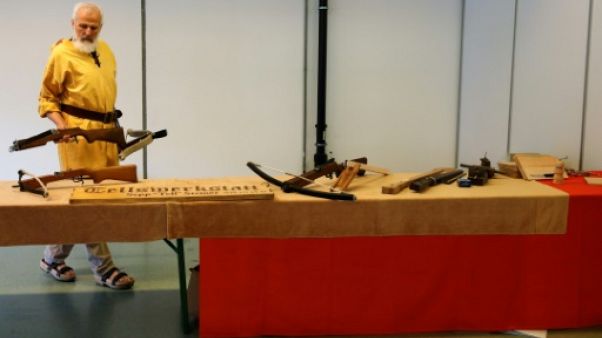 En Suisse, l'attachement aux armes se vit au grand jour En Suisse, l'attachement aux armes se vit au grand jour