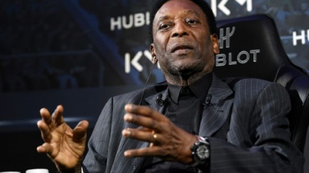 Pelé hospitalisé à Paris Pelé hospitalisé à Paris