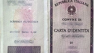Torna "padre"-"madre" su carta identità Torna "padre"-"madre" su carta identità