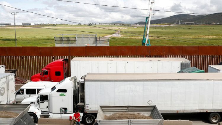 Truckers, stores on U.S.-Mexico border struggle as Trump closure threat looms