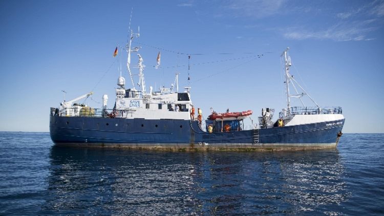 Migranti: nave Sea Eye verso Lampedusa