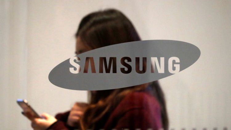 Samsung Electronics says first quarter profit likely fell 60 percent as chip prices hit