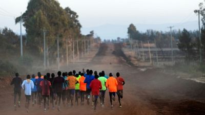 Athlétisme: dans la foulée des marathoniens kényans