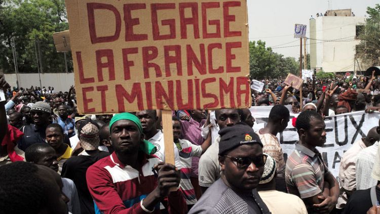 آلاف يحتجون في مالي ضد العنف العرقي