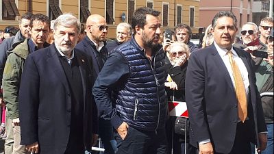 Salvini vede cittadini 'zona arancione' Salvini vede cittadini 'zona arancione'