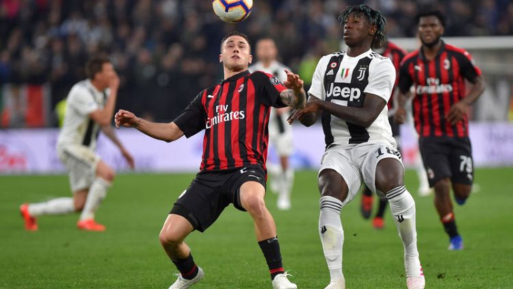 Kean strikes again to give Juve late win over Milan
