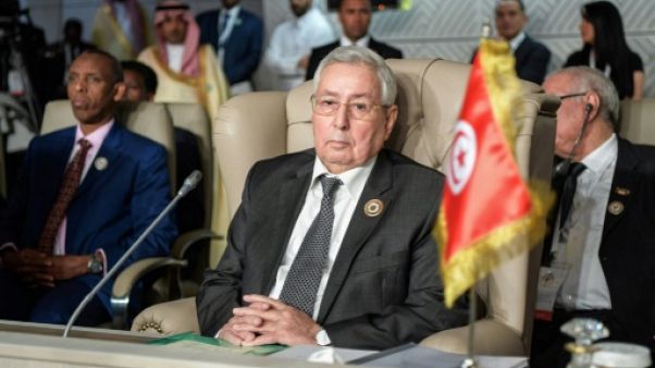 Algérie: réunion du Parlement mardi pour nommer le président par intérim Algérie: réunion du Parlement mardi pour nommer le président par intérim