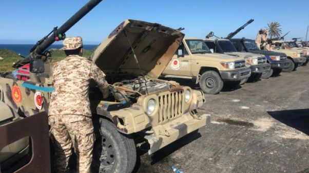 Libye: Haftar poursuit son offensive sur Tripoli, combats près de la capitale Libye: Haftar poursuit son offensive sur Tripoli, combats près de la capitale