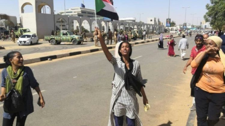 Soudan: les manifestants appellent l'armée à les soutenir