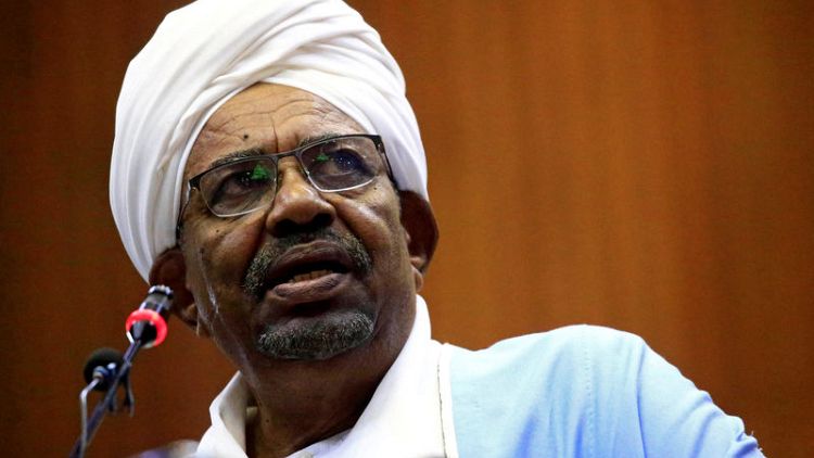 Thousands of Sudanese protesters hold second day of sit-in outside Bashir's compound