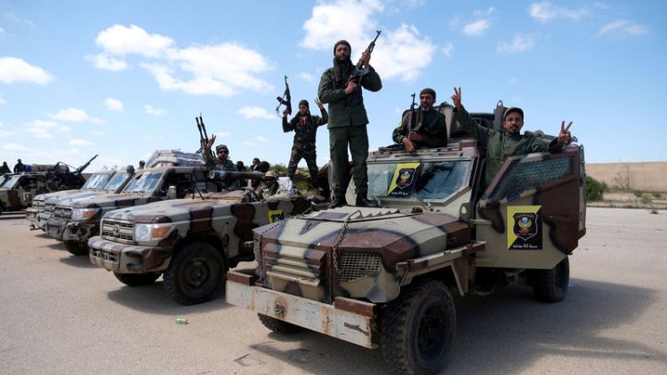 قوات شرق ليبيا تنفذ ضربات جوية على طرابلس والأمم المتحدة لم تتوصل لهدنة