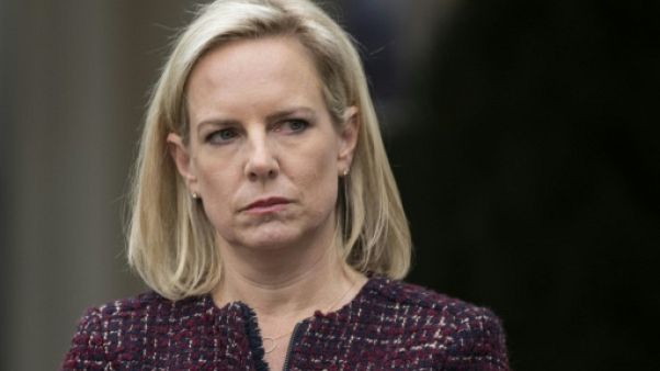 Trump annonce le départ de sa ministre chargée de l'immigration Trump annonce le départ de sa ministre chargée de l'immigration