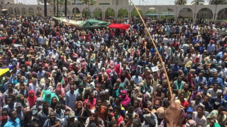 Soudan: dispersion d'une manifestation près du QG de l'armée 