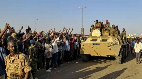 Soudan: des manifestants toujours devant le QG de l'armée Soudan: des manifestants toujours devant le QG de l'armée