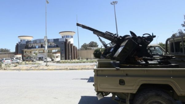 L'ONU reporte une conférence interlibyenne en raison des violents combats L'ONU reporte une conférence interlibyenne en raison des violents combats