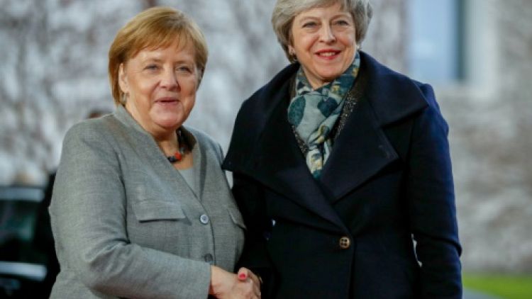 Brexit : May à Berlin pour décrocher le soutien de Merkel sur un report