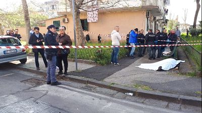 Napoli: un morto ed un ferito in agguato Napoli: un morto ed un ferito in agguato