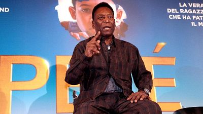 Pelè dimesso da ospedale a Parigi Pelè dimesso da ospedale a Parigi