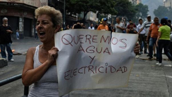 Au Venezuela, les dysfonctionnements en chaîne qui privent d'eau les habitants Au Venezuela, les dysfonctionnements en chaîne qui privent d'eau les habitants