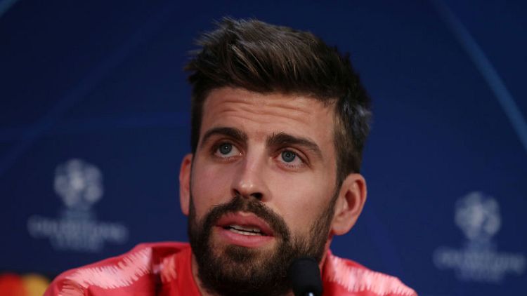 Don't leave United alive in the tie, Pique warns Barca