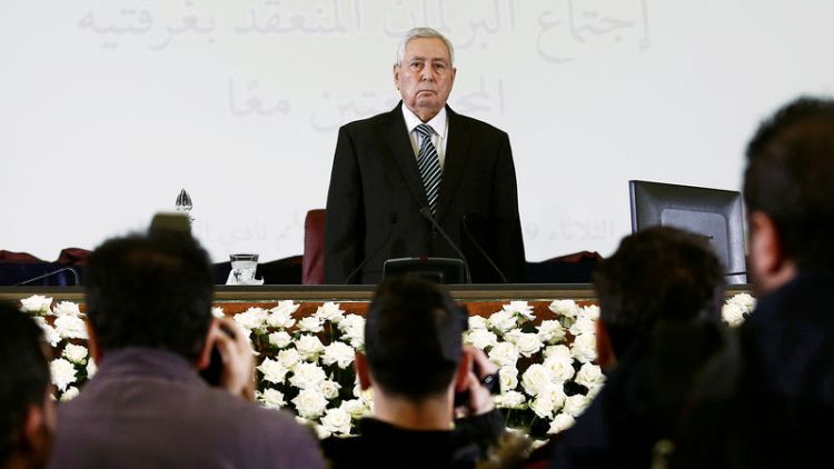 الرئيس الجزائري المؤقت يتعهد بإجراء انتخابات حرة