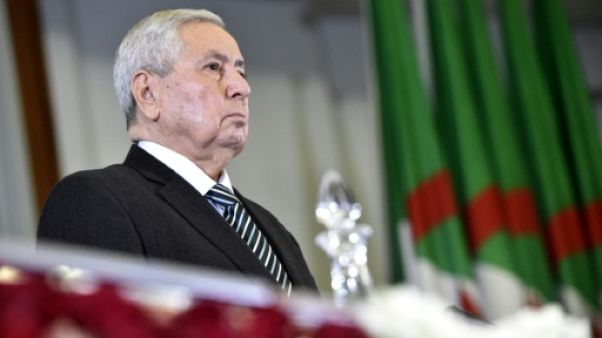 Algérie: Bensalah promet "un scrutin présidentiel transparent et régulier" Algérie: Bensalah promet "un scrutin présidentiel transparent et régulier"