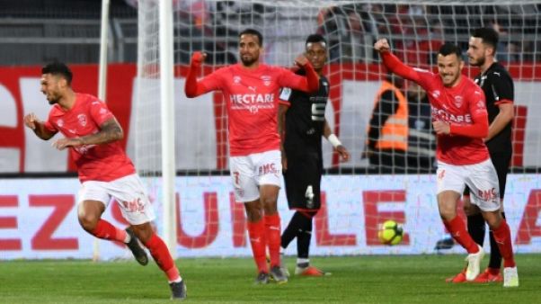 Ligue 1: Rennes s'incline par K.O. à Nîmes Ligue 1: Rennes s'incline par K.O. à Nîmes